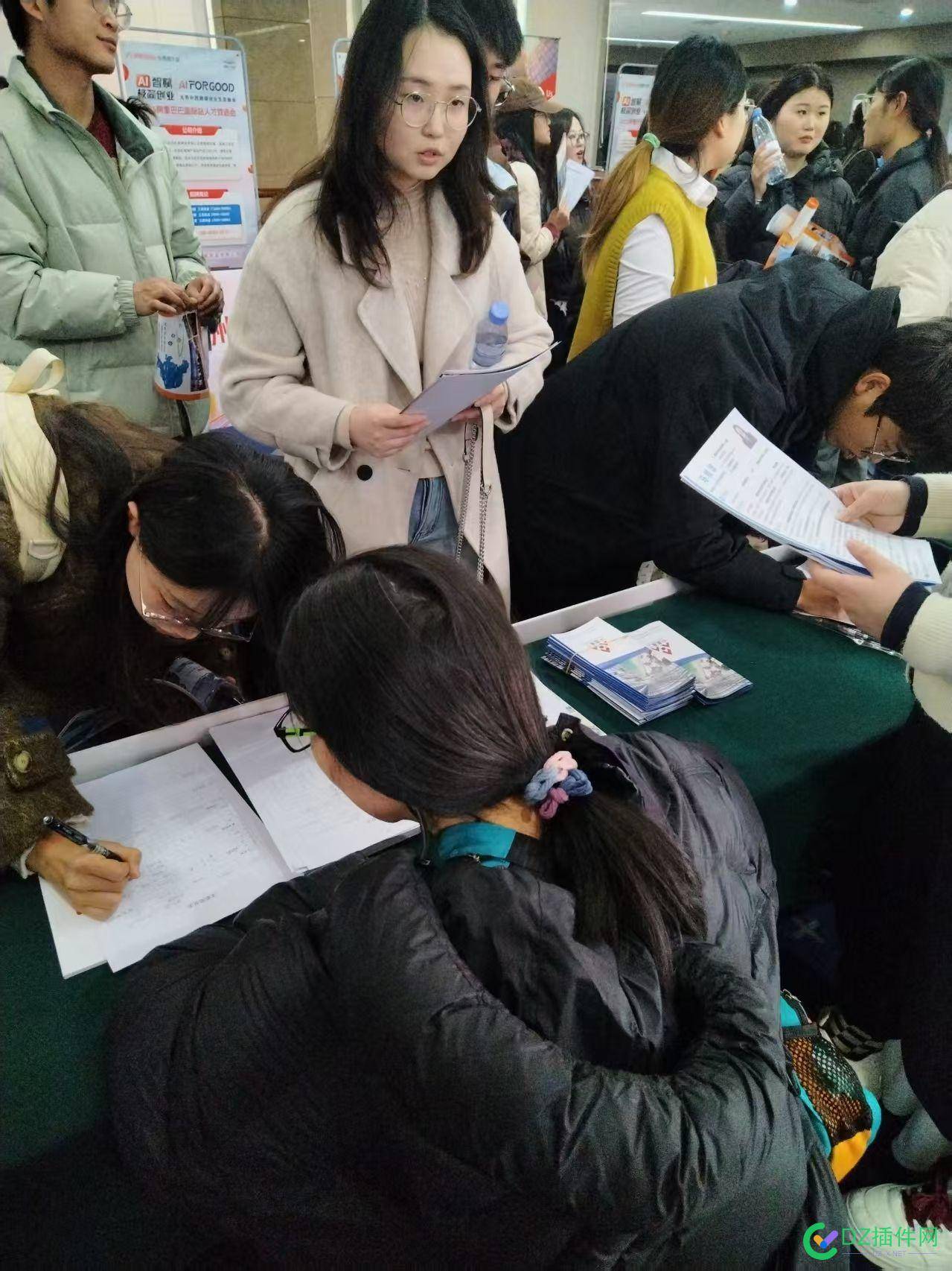 昨天参加会议还顺便招聘 