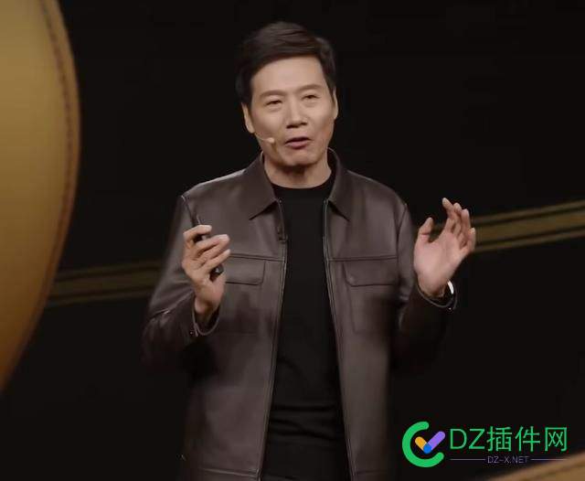 雷军否认穿皮夹克抄袭黄仁勋：每个人家里都有皮衣 雷军的打扮,雷军穿的外套,雷军的衬衣,雷军是个小人