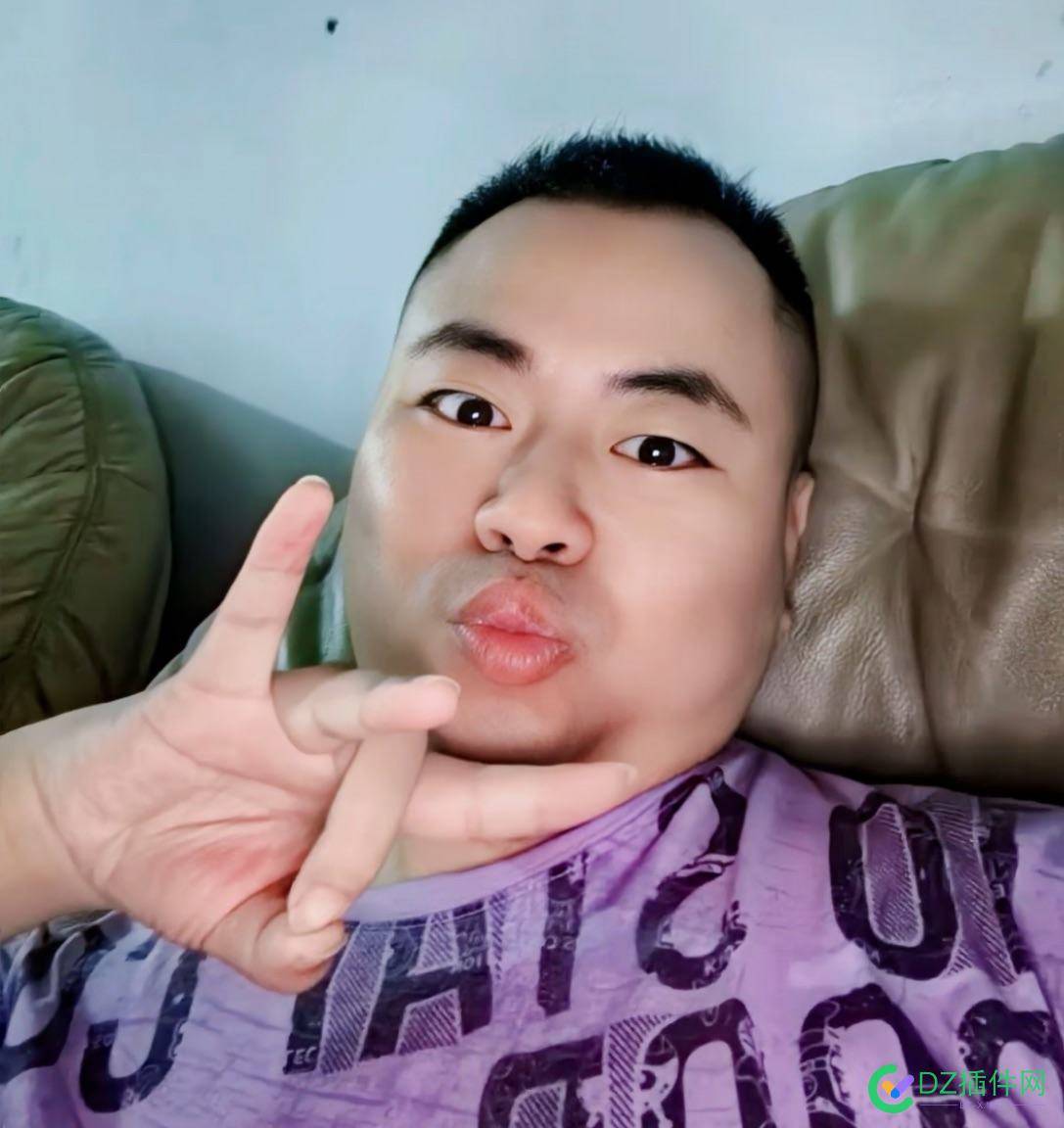 小伙莫嫌出身穷 只是浅水困蛟龙 