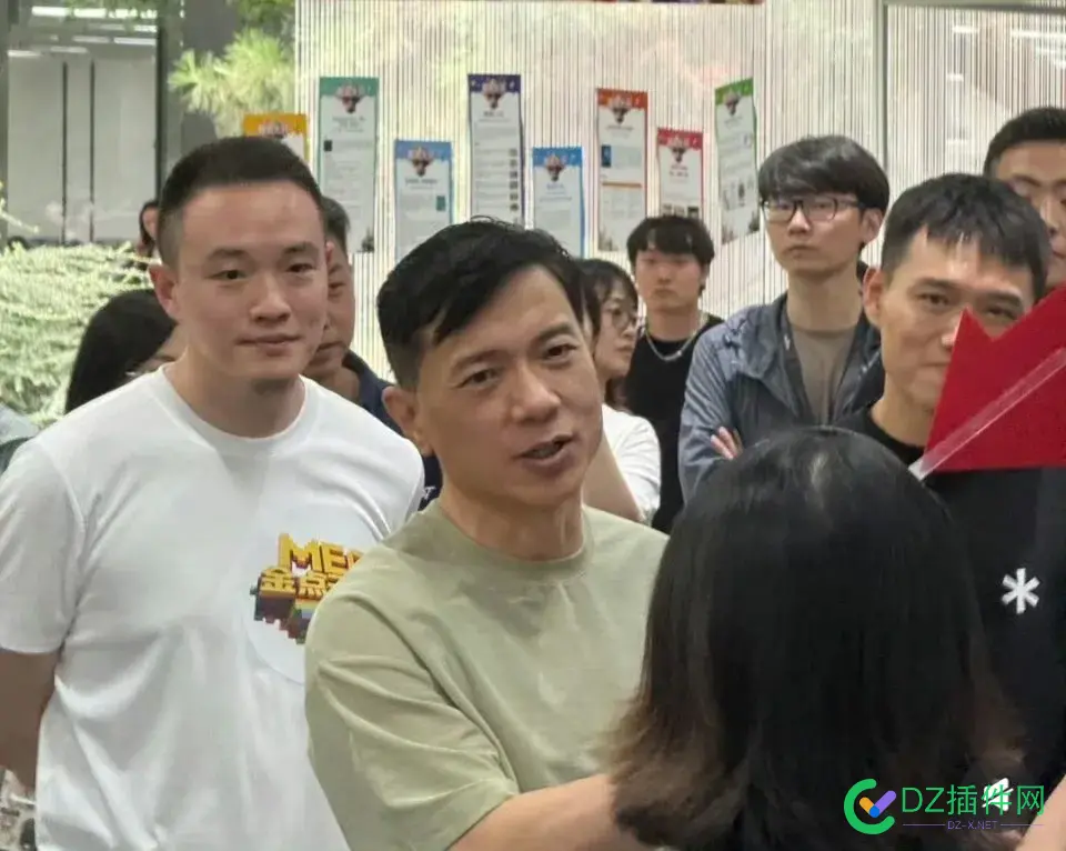 6月30日，李彦宏现身百度科技园参加公司活动 6月,参加,活动,30日,公司