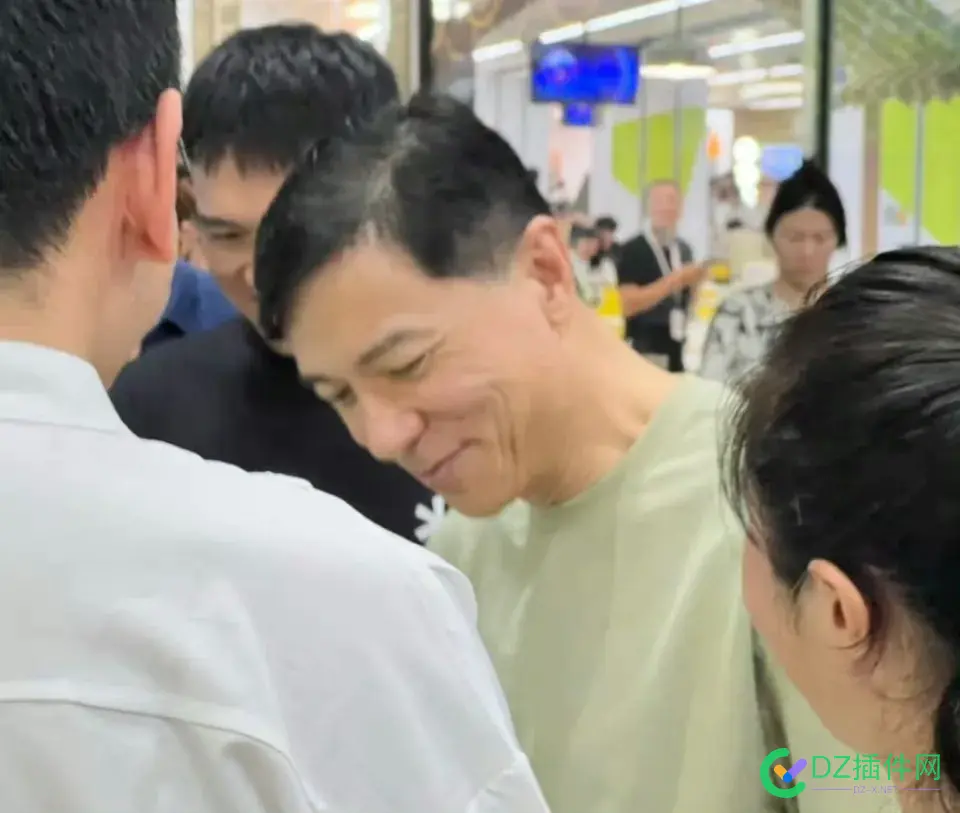 6月30日，李彦宏现身百度科技园参加公司活动 6月,参加,活动,30日,公司