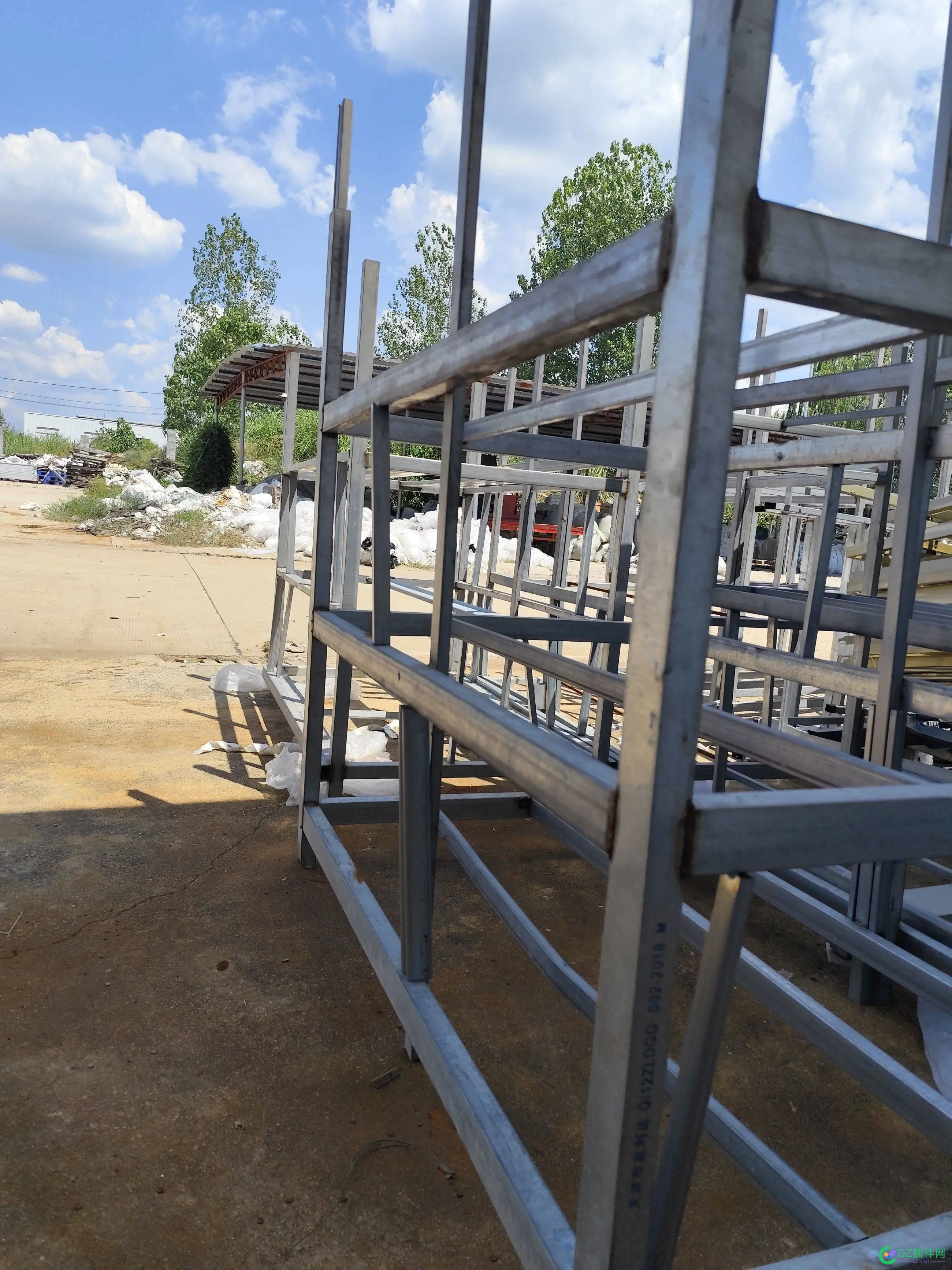 300一天，搬完就回家了。 搬一趟家