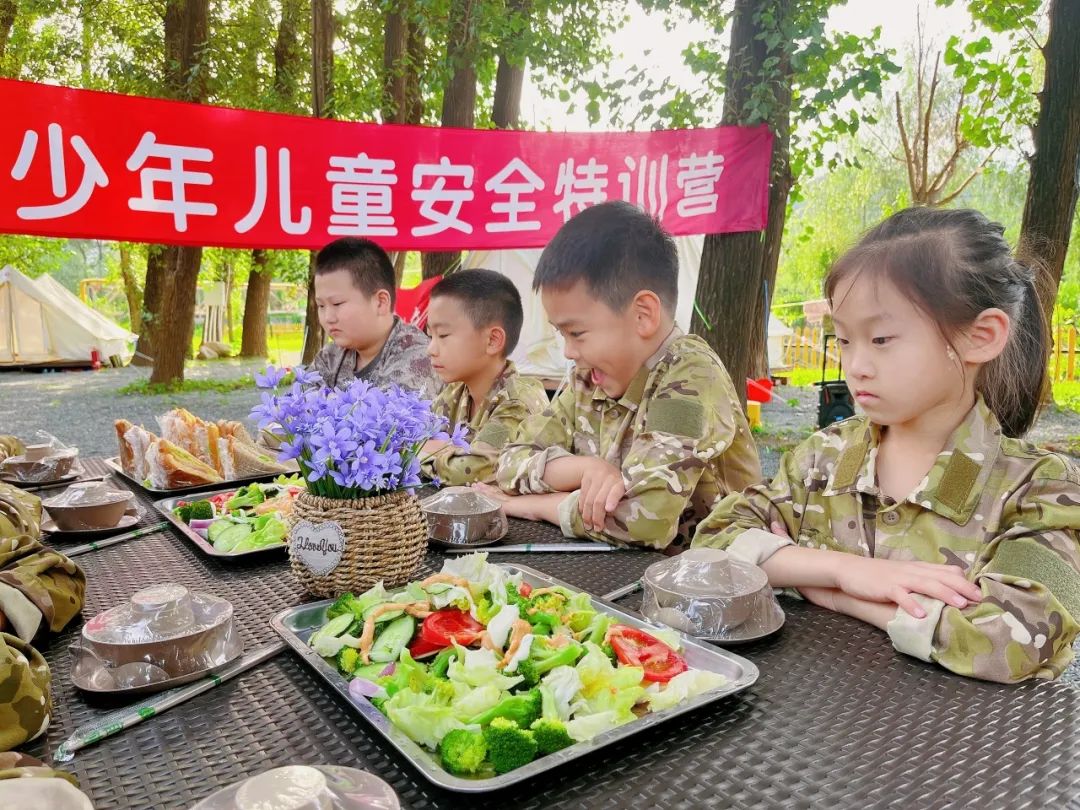 【天机—2023夏令营】你将从这里学会一个,你一生都需要的自救技能+应急心理+安全实战+灾难演习,get儿童安全全面自救技能~8896 作者: 来源: 发布时间:2023-8-6 00:33