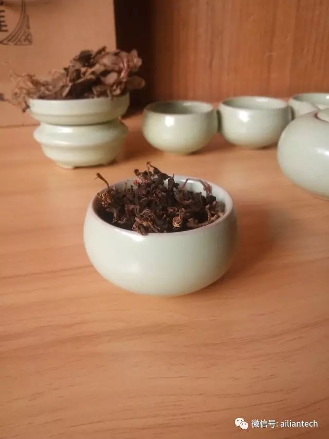 金线莲以红茶工艺制而为茶,后有“禅茶”之美誉!7999 作者: 来源: 发布时间:2023-8-8 13:00