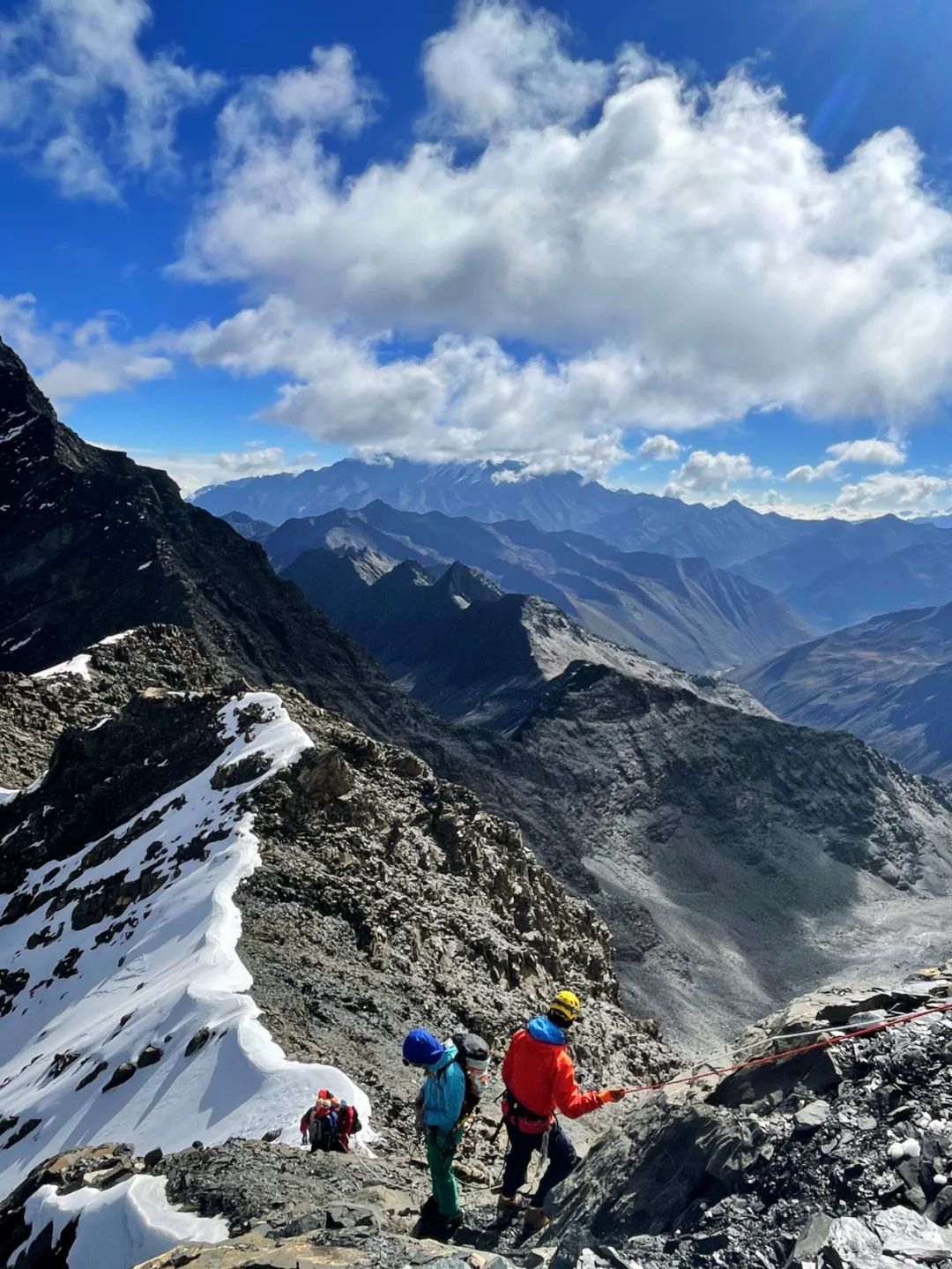 乌库楚,川西小众技术型雪山9449 作者: 来源: 发布时间:2023-8-9 15:24