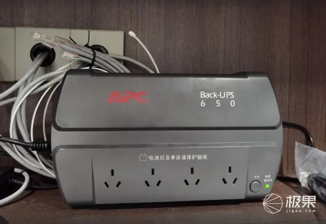 NAS网络服务器搭建教程:个人存储服务器怎样搭建才最好用?717 作者: 来源: 发布时间:2025-2-6 20:58